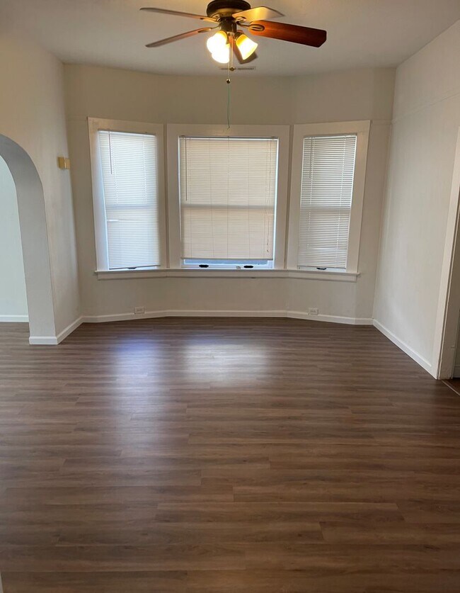 Foto del edificio - Charming 3 Bedroom / 2 Bathroom Home for R...