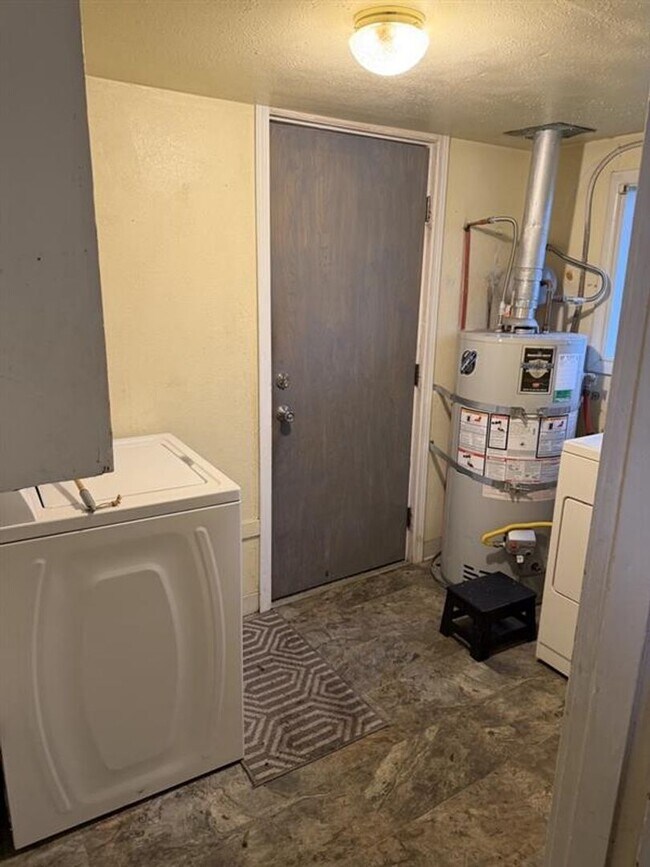 Foto del edificio - Fully Fenced 2 Bedroom 1 Bathroom House in Everson