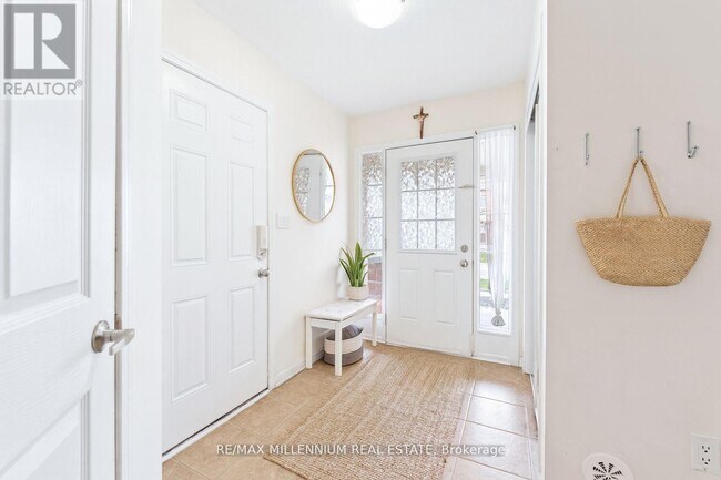 Photo du bâtiment - 53 Colonel Frank Ching Cres