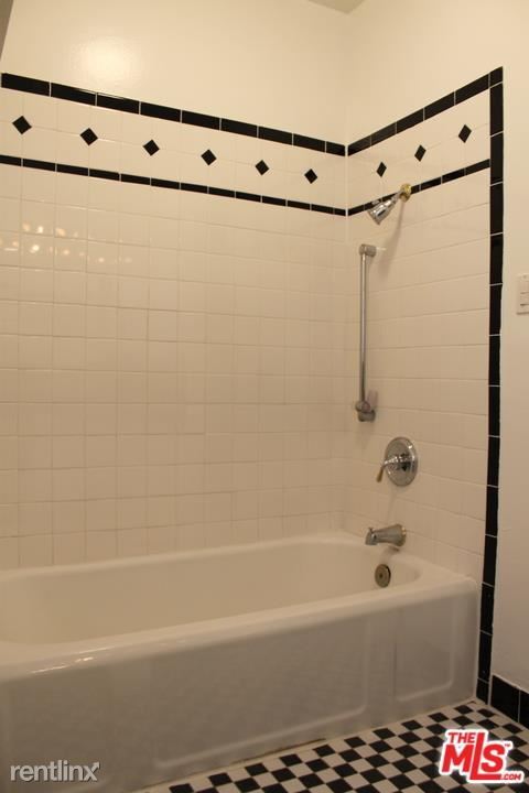 Building Photo - 5 br, 3.5 bath House - 3330 Hamilton Way
