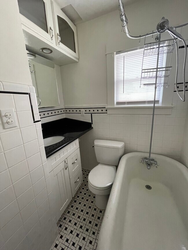 Bathroom - 361 Franklin Ln