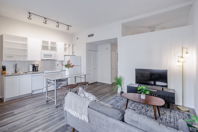 Building Photo - 1 W 4th St