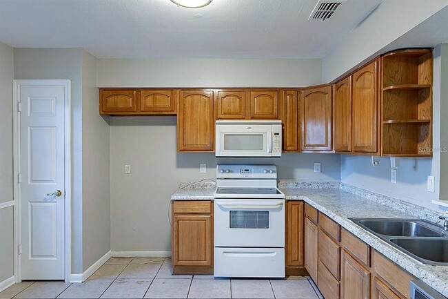 Building Photo - 653 Bryan Terrace Dr