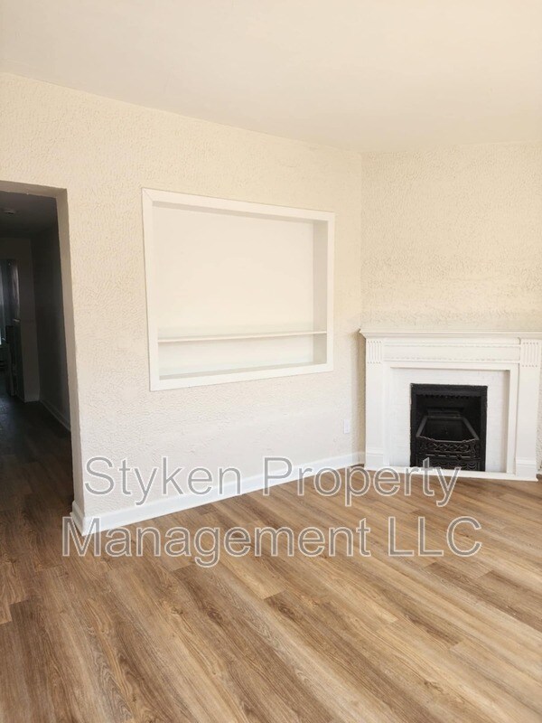 Building Photo - 464 S Harrison Ave