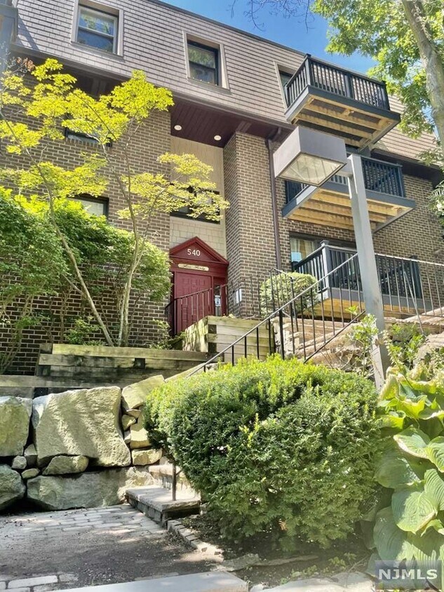 Primary Photo - 540 North