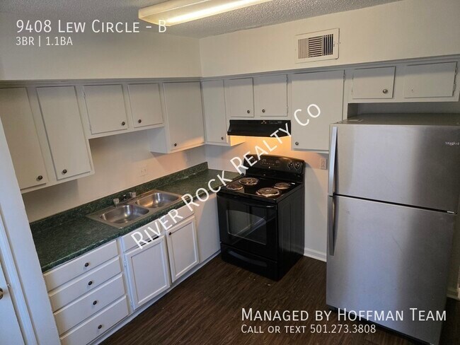 Foto del edificio - 9408 Lew Cir