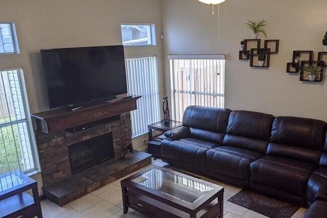 Building Photo - 11815 Branch Mooring Dr Tampa FL 33635