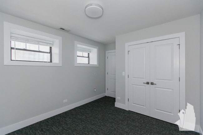 Foto del edificio - 1952 W Nelson St