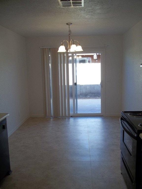 Building Photo - New remodeled 2 bedroom 1 bath unit with private patio and full size washer and dryer hookups!!