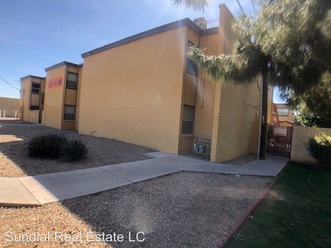 Primary Photo - 2507 W Maryland Ave