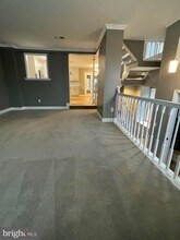 Building Photo - 8012 Merry Oaks Ct