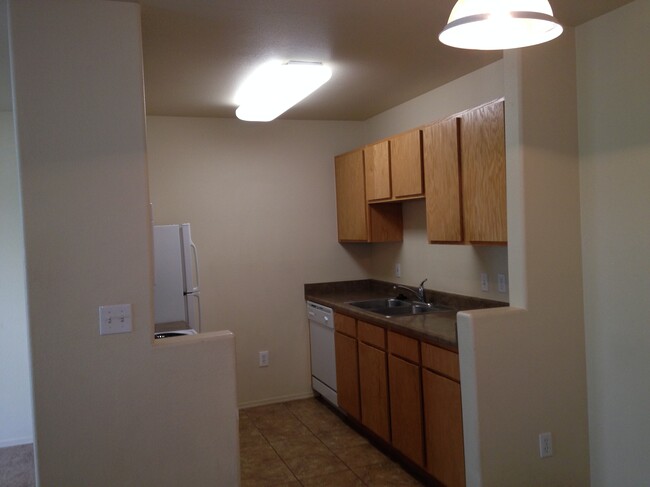 Building Photo - 1100 Goeglein Gulch