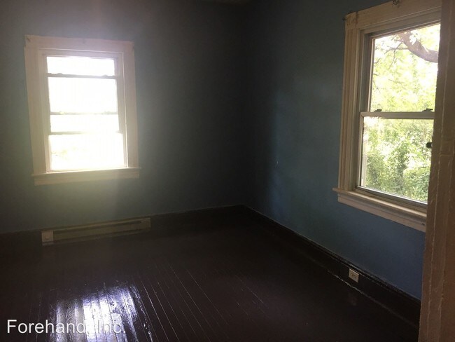 Foto del edificio - 1 br, 1 bath House - 351 MAIN ST