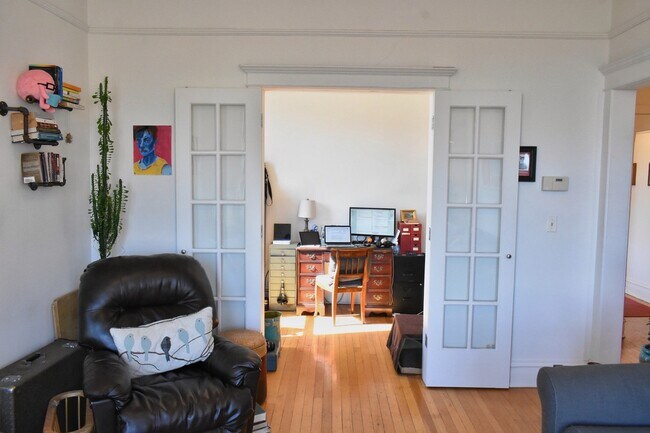 Foto del edificio - 1464 W Leland Ave