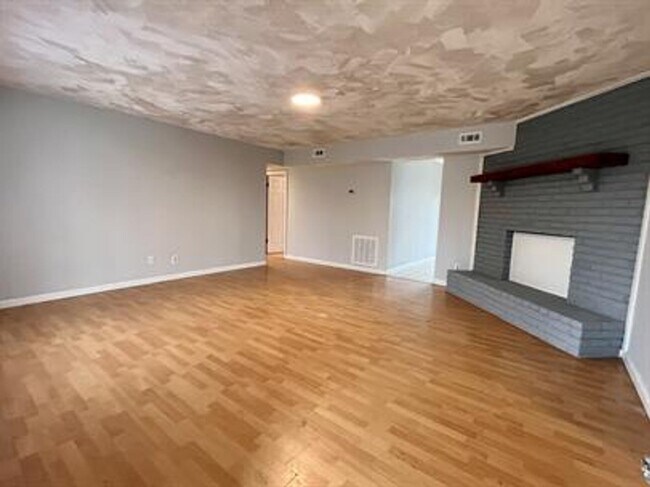 Foto del edificio - 3910 Fair Oak Ln SW