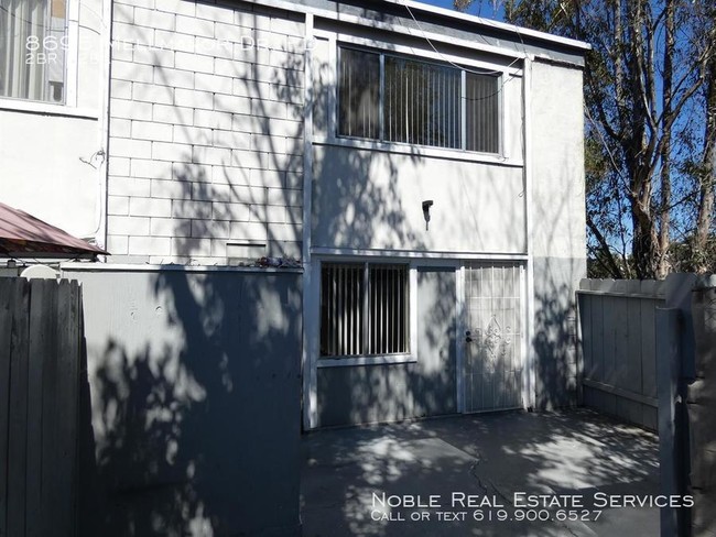 Building Photo - 8695 Mellmanor Dr