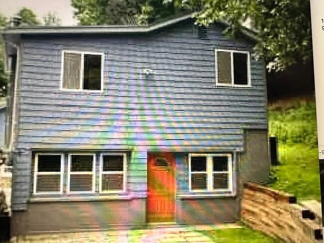 Building Photo - 15 Cottage Rd