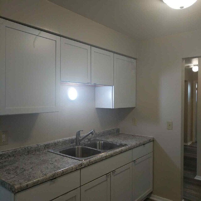 Building Photo - 3600 Fremont Ave N