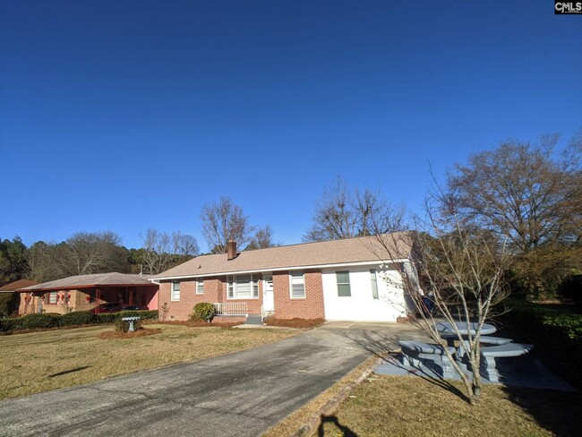 Building Photo - 1560 Steadfast St