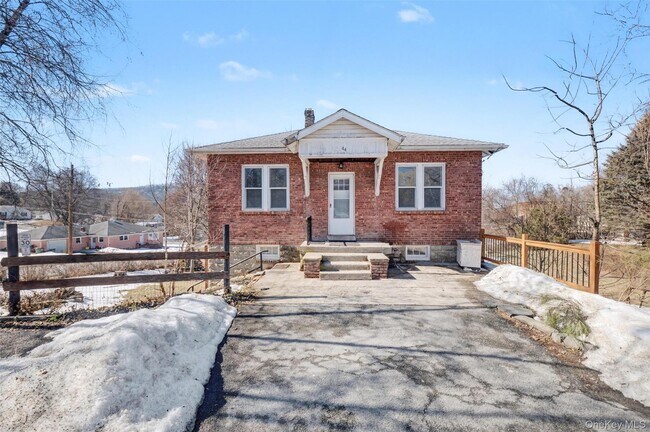 Foto del edificio - 44 Cedar Ave