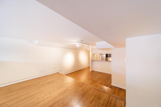 Building Photo - 357 Varick St