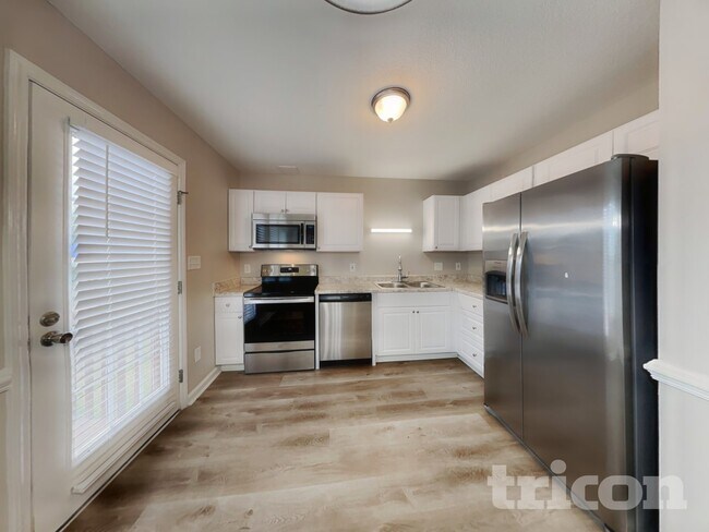 Foto del edificio - 624 Convexa Ct