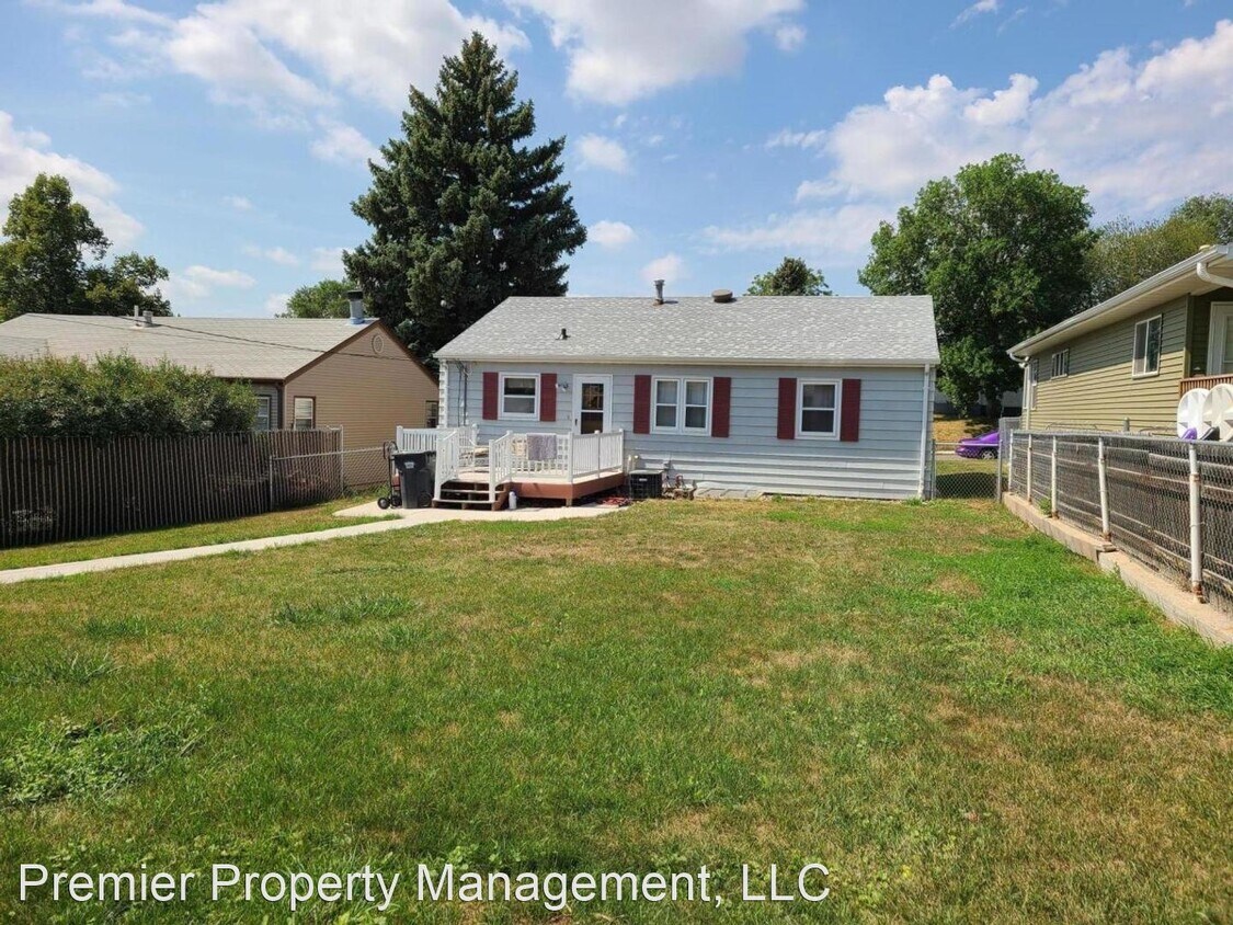 Primary Photo - 4 br, 2 bath House - 906 2ND AVE NW