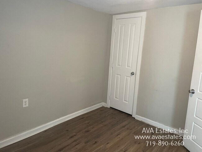 Foto del edificio - 910 E 13th St
