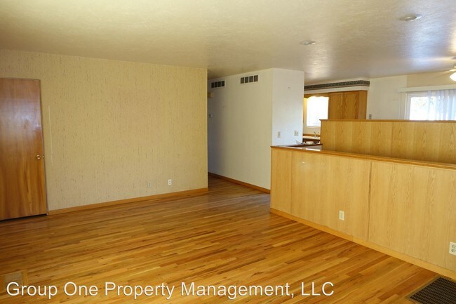 Building Photo - 6 br, 2 bath House - 7300 W. Hummel Dr.
