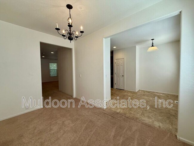 Building Photo - 2273 Falkirk Dr