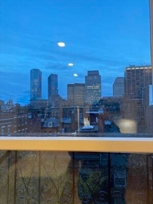 Foto del edificio - 100 Legends Way