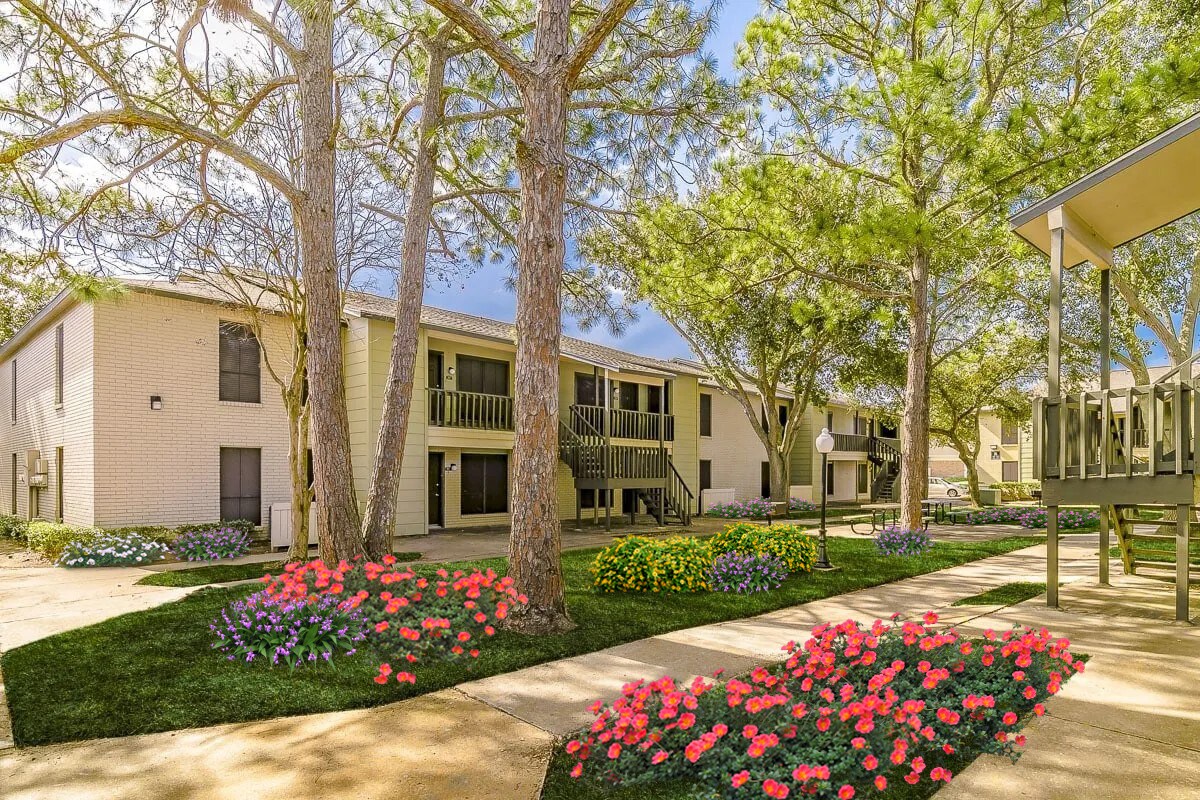 Palm Village Apartments in Bay City, TX
