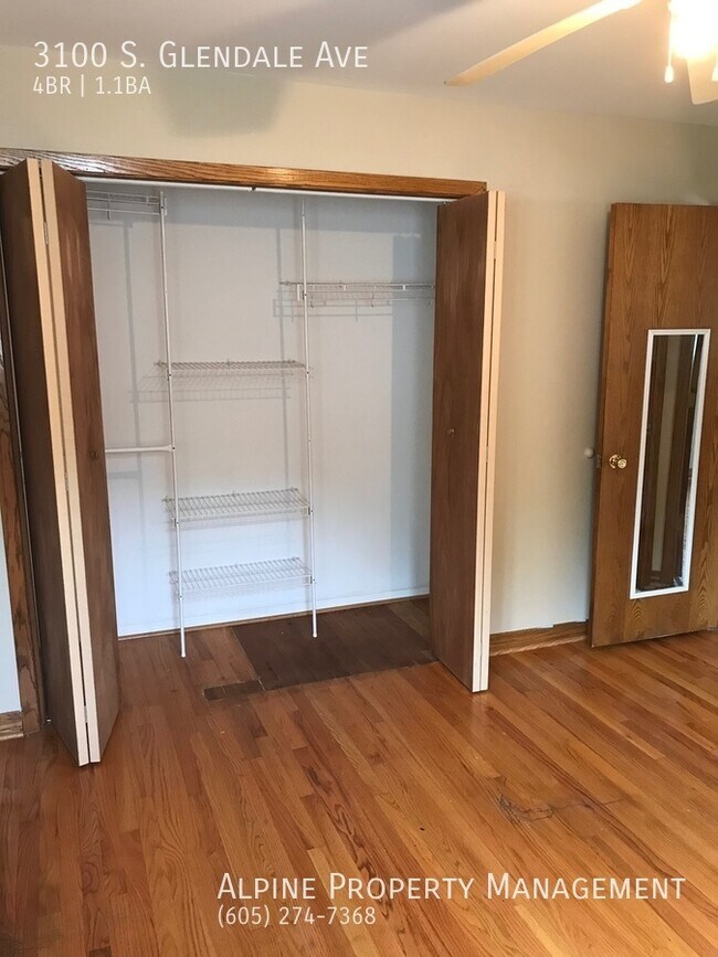 Building Photo - 4 Bed/1 Bath Single Family Home For Rent!!