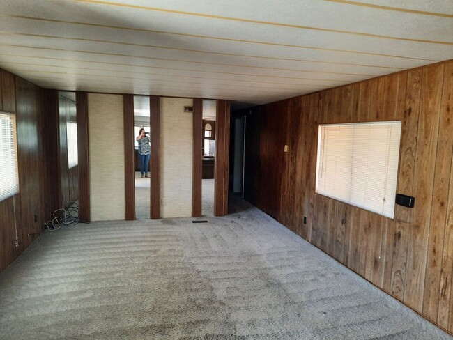 Foto del edificio - 3 bed/2bath mobile home walking distance t...