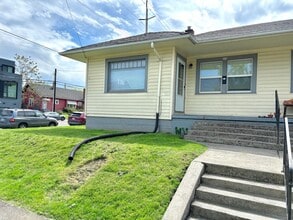 Building Photo - 204-208-208 N Emerson St