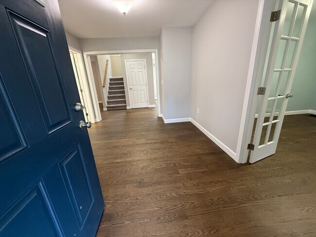 Foto del edificio - 317 Heather Glen Ln