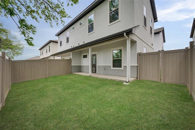 Building Photo - 865 Limmer Loop