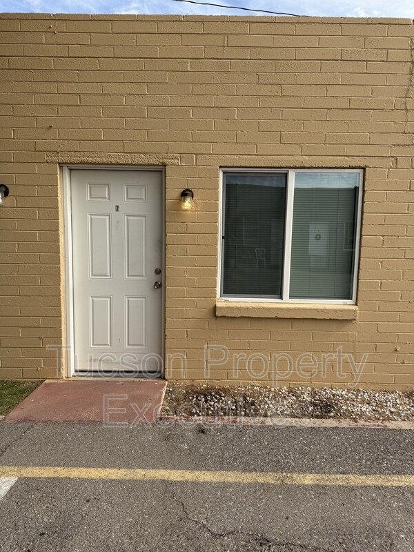 Foto principal - 2411 S 6th Ave