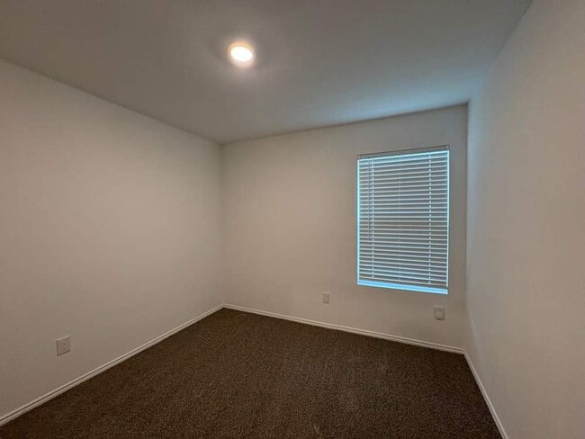 Foto del edificio - 1338 Mosely Cir
