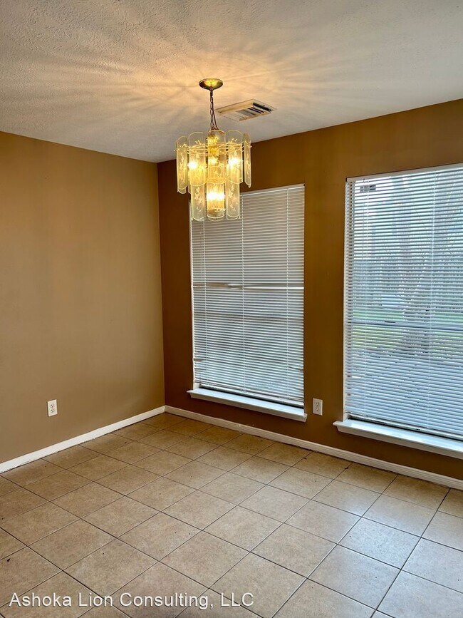 Building Photo - 4 br, 2.5 bath House - 18315 Willow Moss Dr.