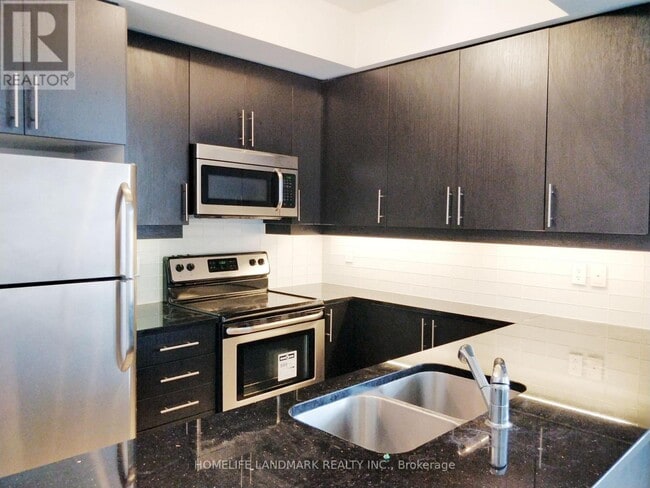 Photo du bâtiment - 8110-8110 Birchmount Rd