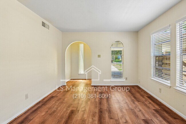 Foto del edificio - 6603 Cherryleaf St