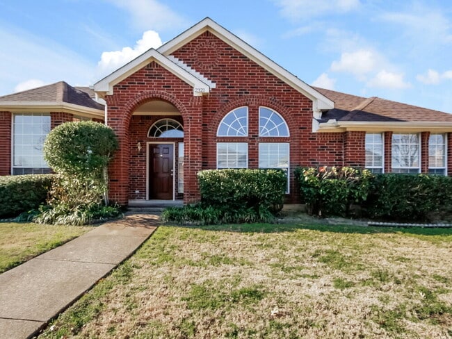 Building Photo - 2321 Bent Brook Dr