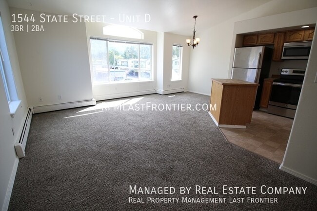 Building Photo - 1544 State St