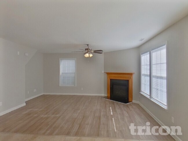 Foto del edificio - 806 Littleton Dr