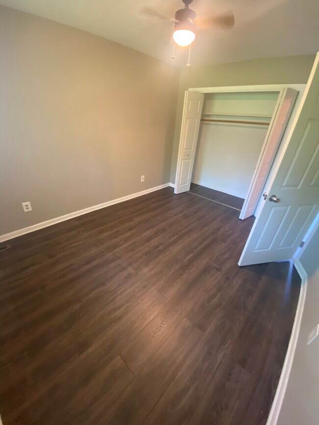 Foto del edificio - 1531 Woodland Ave