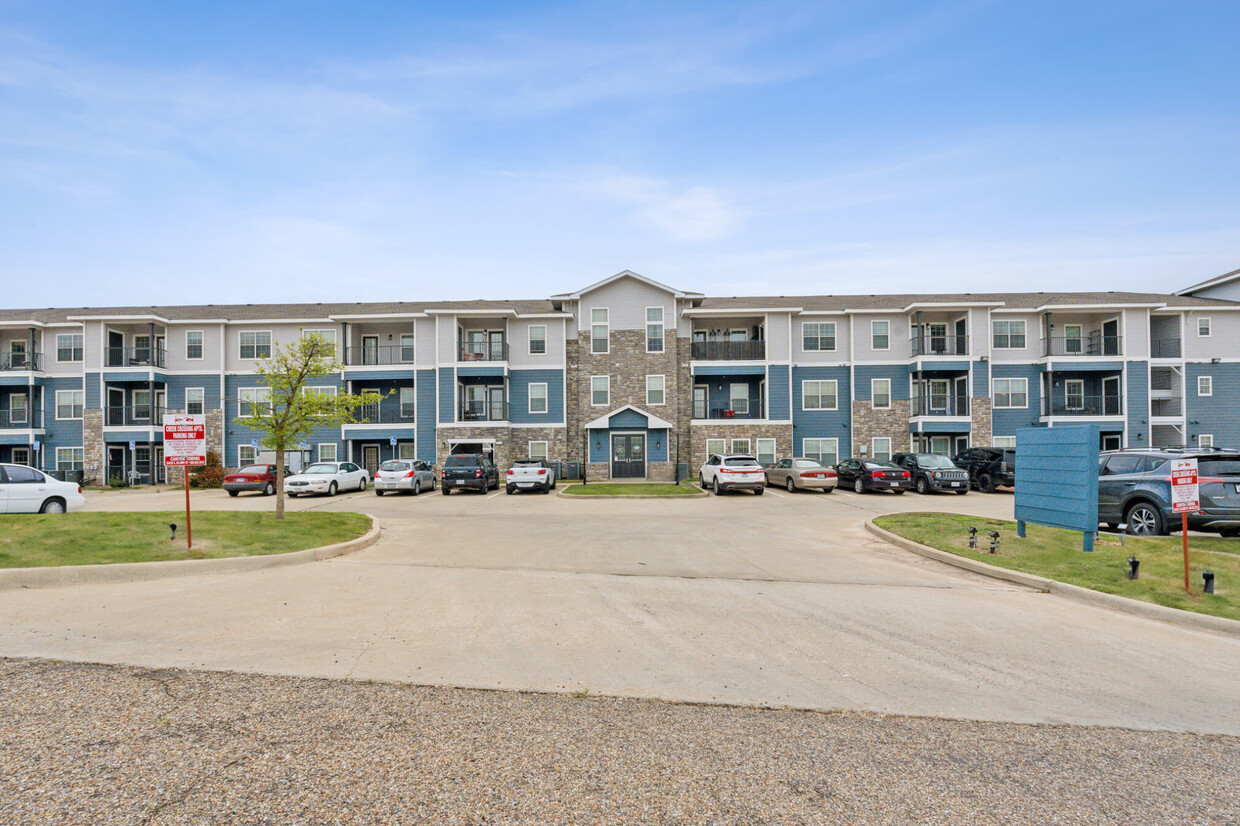 Primary Photo - Creek Crossing Senior Village