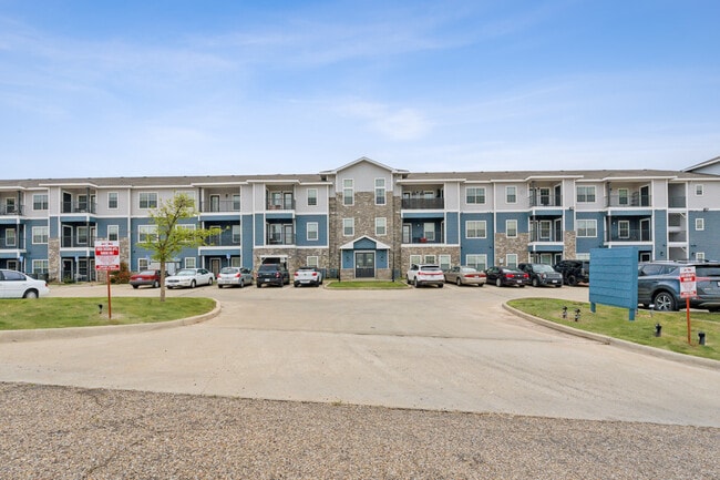 Building Photo - Creek Crossing Seniors