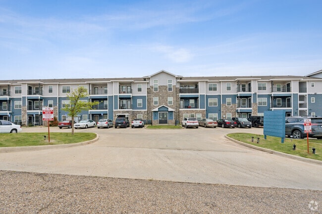 Building Photo - Creek Crossing Seniors