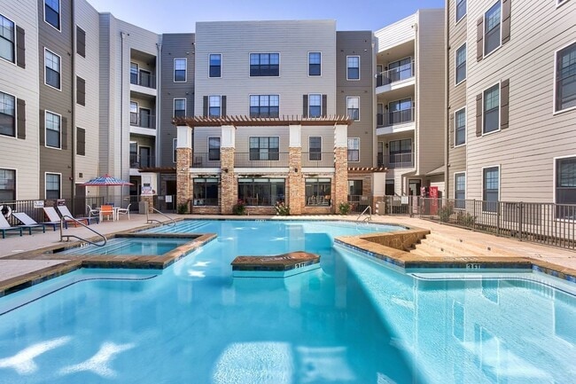 Pool - Maverick Place Apartments